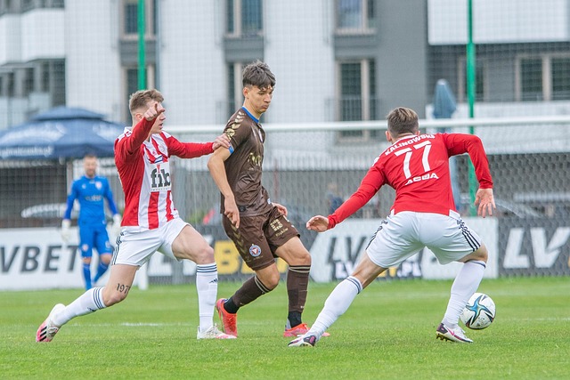 切尔西防线愈稳查洛巴已成核心 詹姆斯如同战神